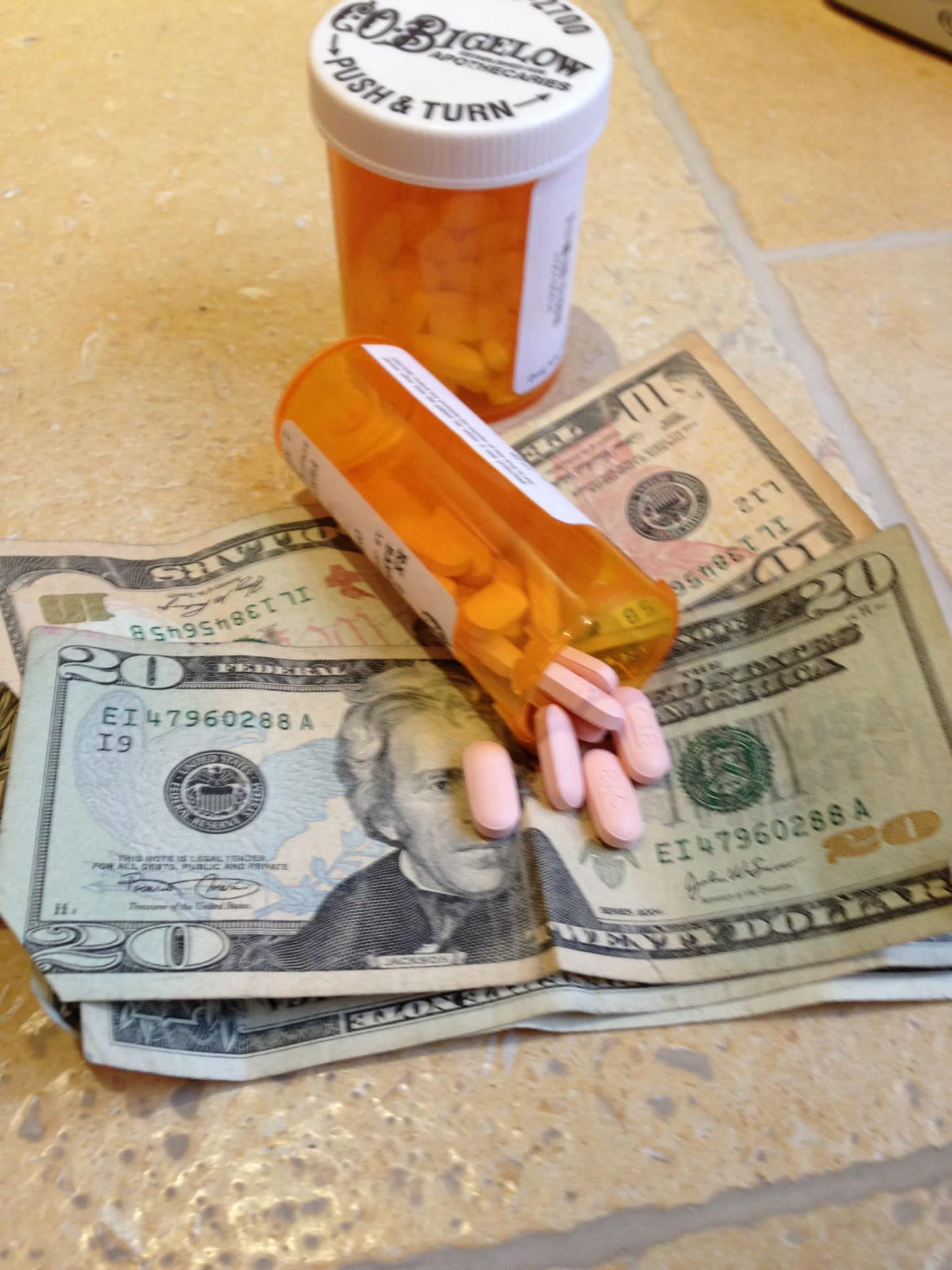 pills-money
