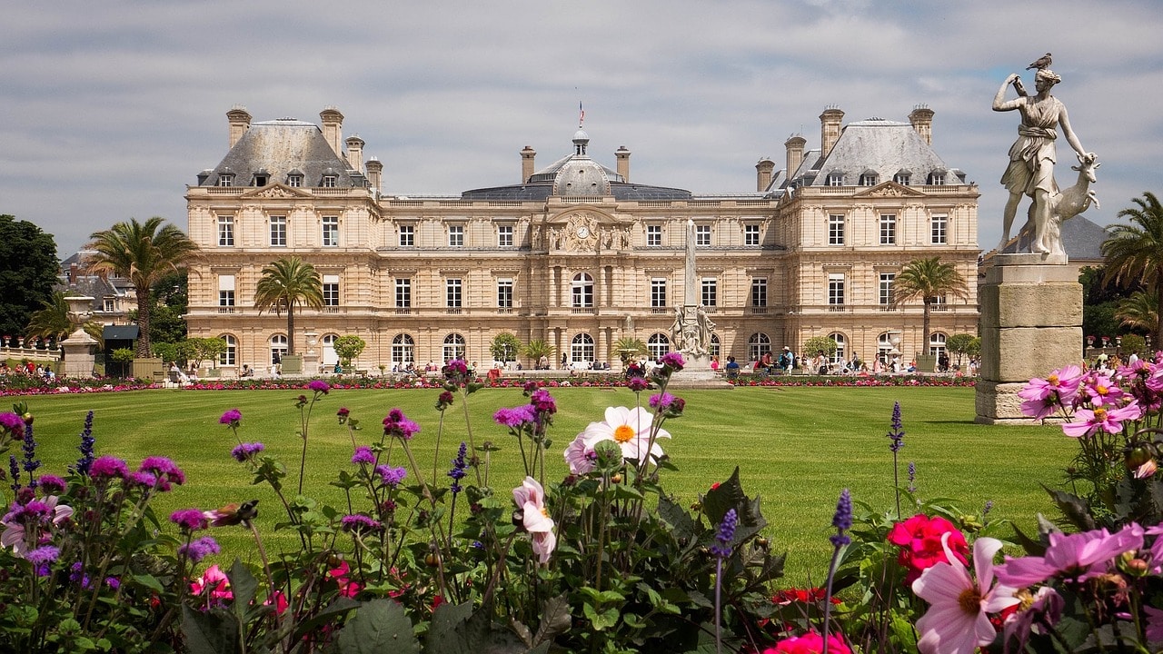 Garden and Luxembourg Palace, Paris, France. Photo by Skeeze. Courtesy Pixabay.