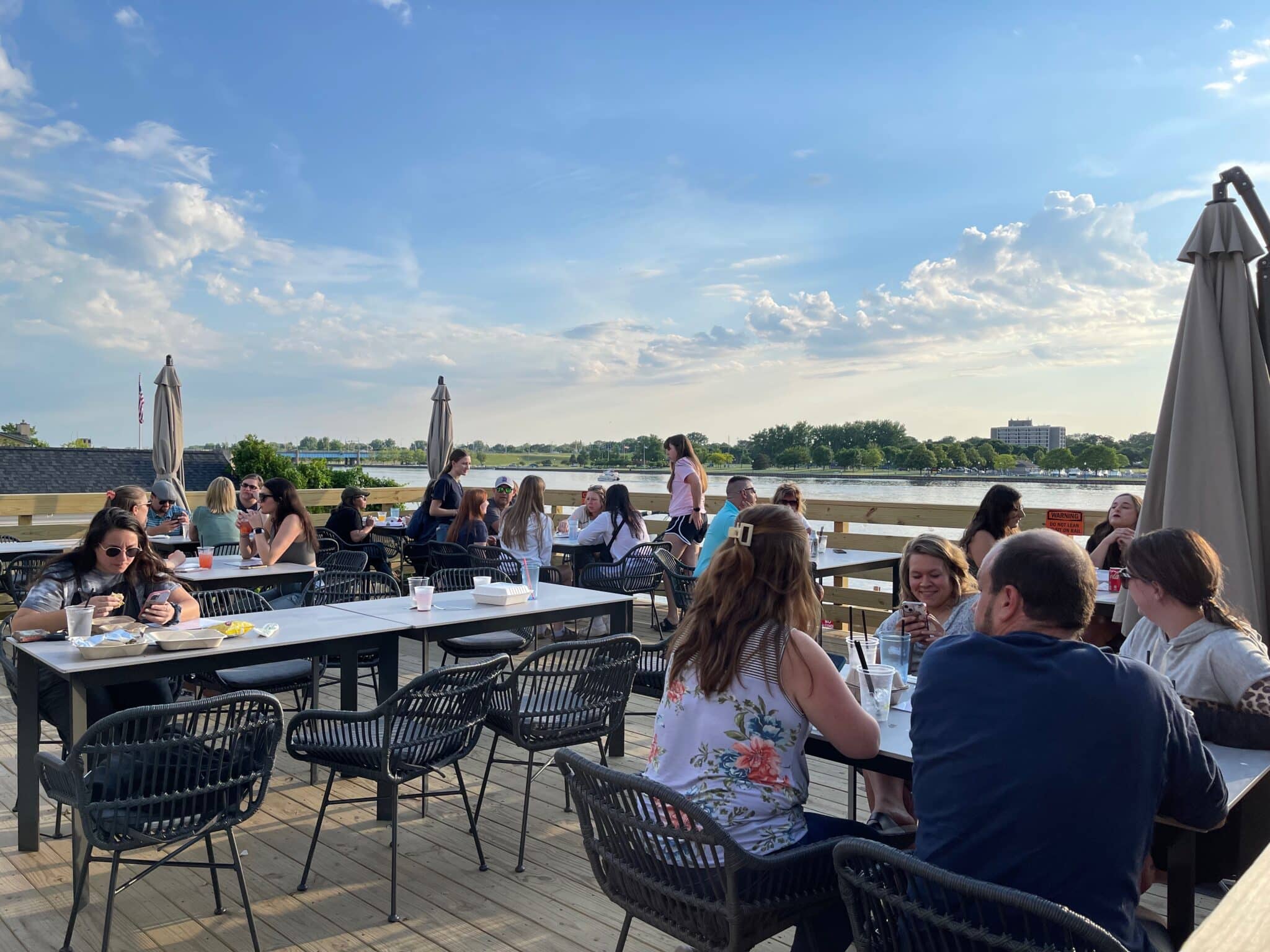 Restaurant facing the Saginaw River