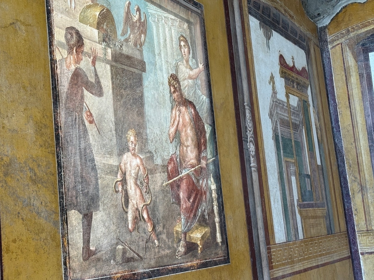Hercules as a child Fresco in  Casa dei Vettii.