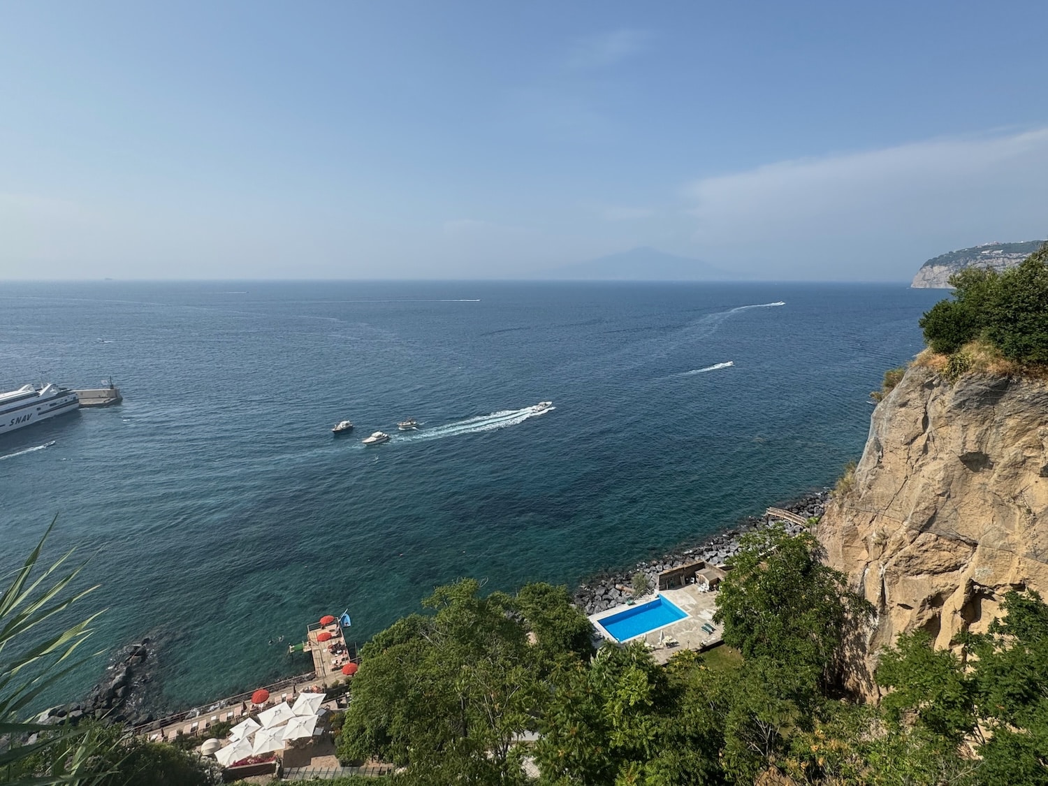 View from Royal Hotel Restaurant in Sorrento. Photo b ConsumerMojo.com
