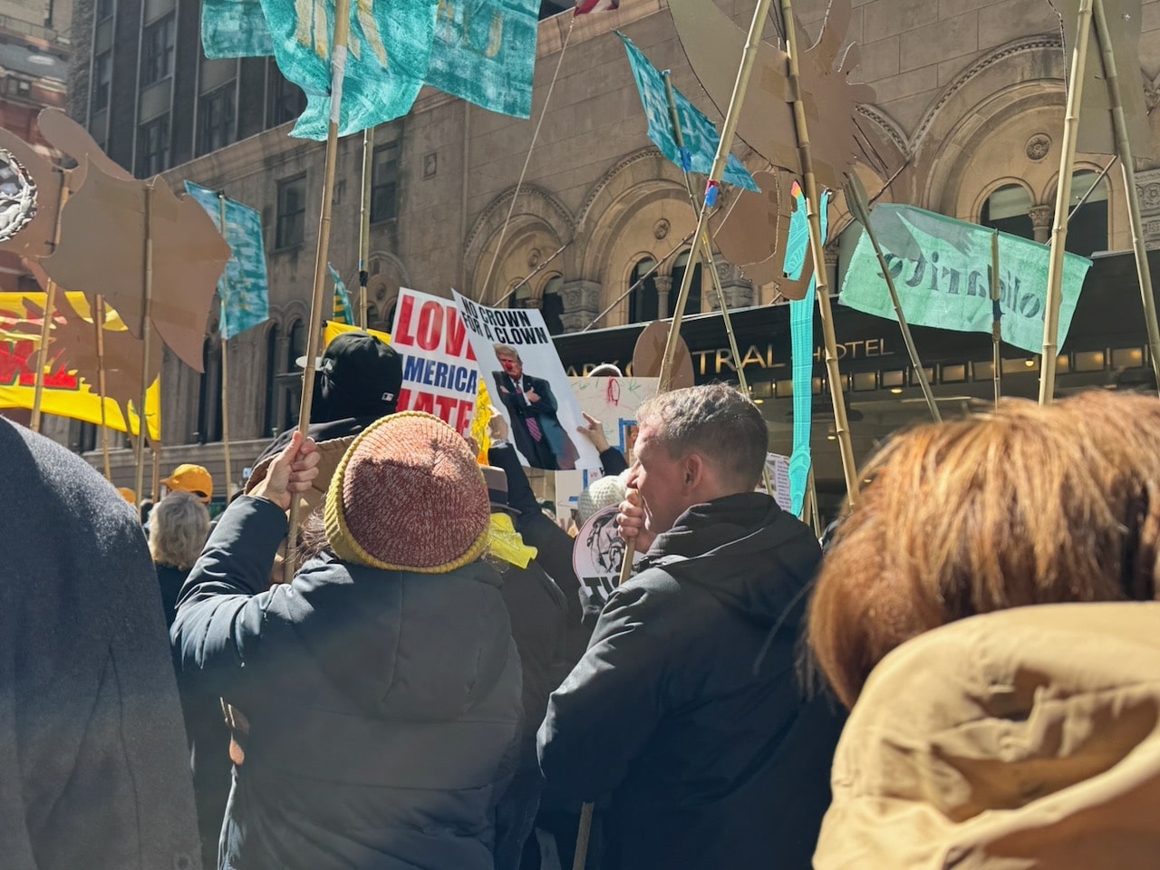 No Clown sign at No Kings Protest. Photo by ConsumerMojo.com