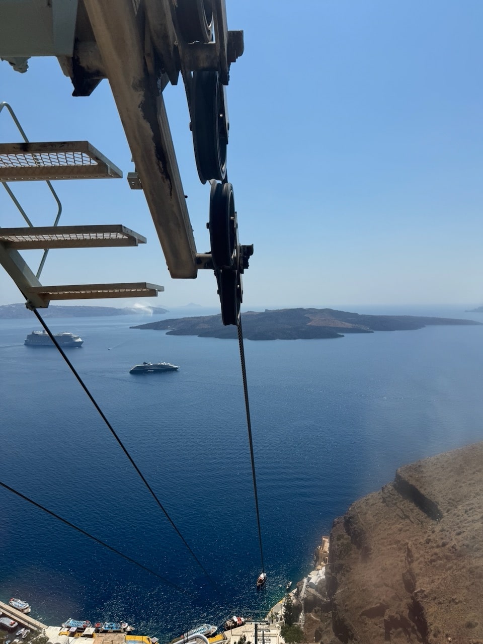 Cable Car looking down at Fira Santorini, Photo by ConsumerMojo.com