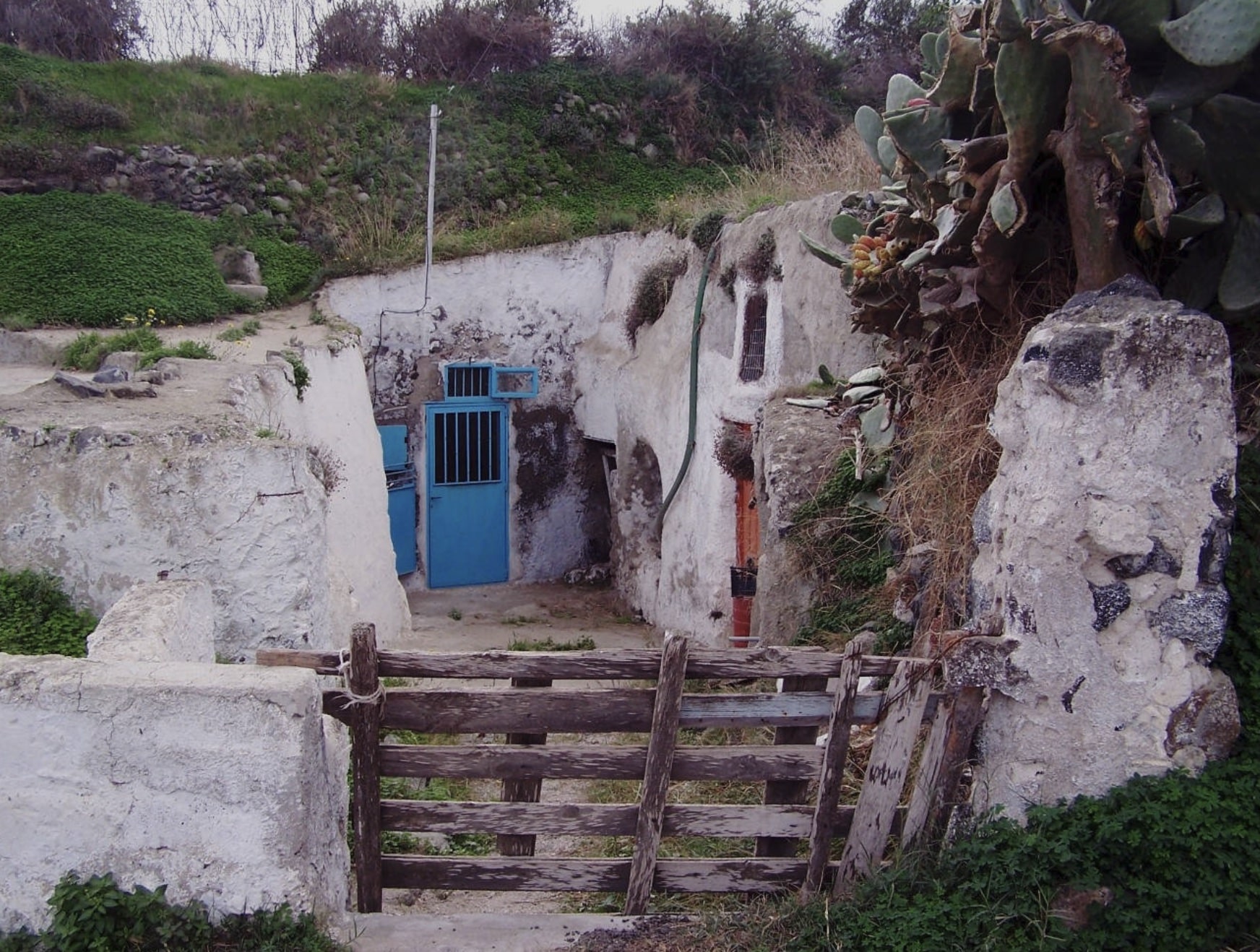 Cave House, Santorini Greece. Public Domain Photo.