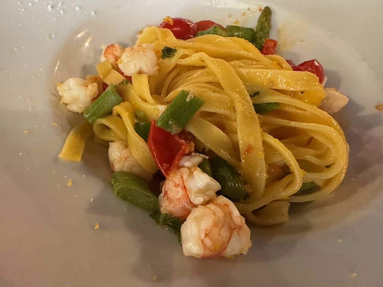 Fettuccini with shrimp, tomatoes and green beans at Ditirambo, Rome. Photo by ConsumerMojo.com